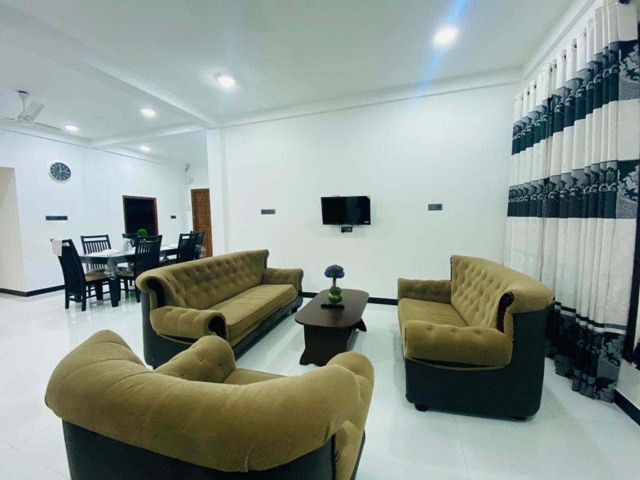 Lalitha Holiday Inn Jaffna Luaran gambar